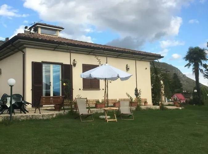 Giulia アヴェッツァーノ